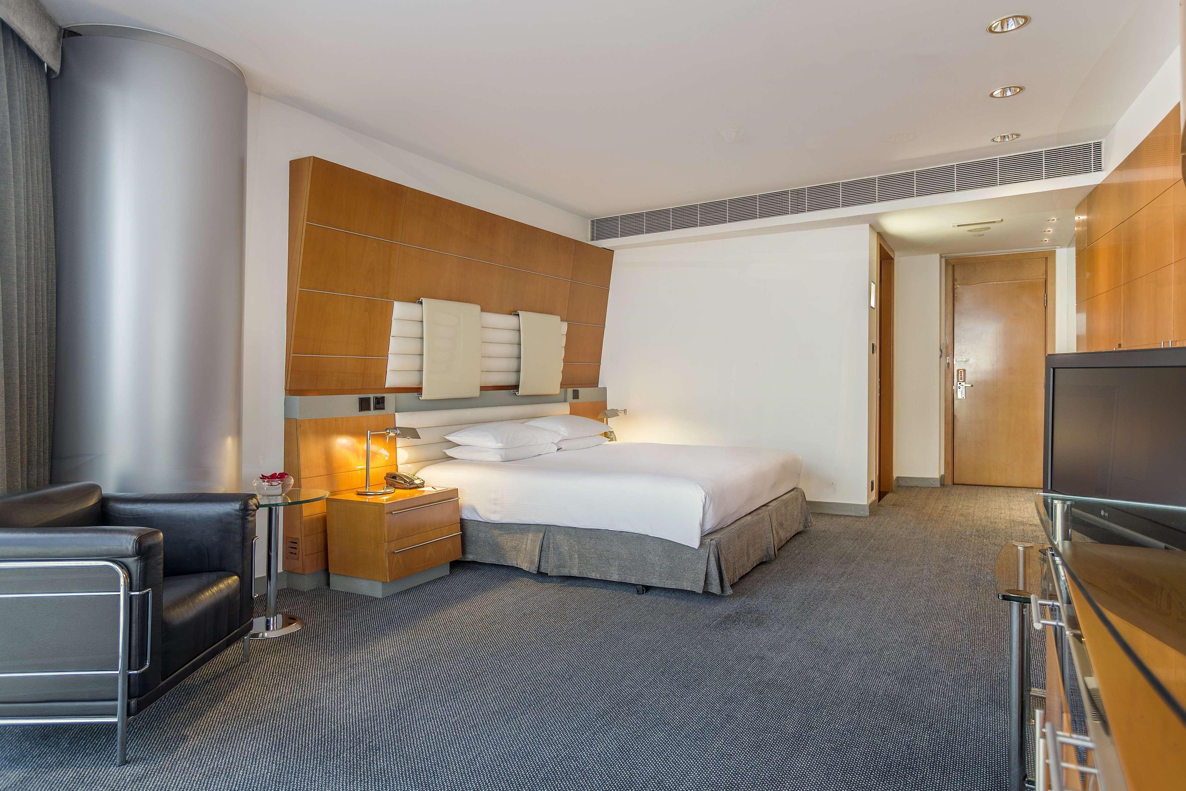Golden Sands Boutique Hotel-Dubai Creek Екстериор снимка A room at the InterContinental Hotel, London, The O2